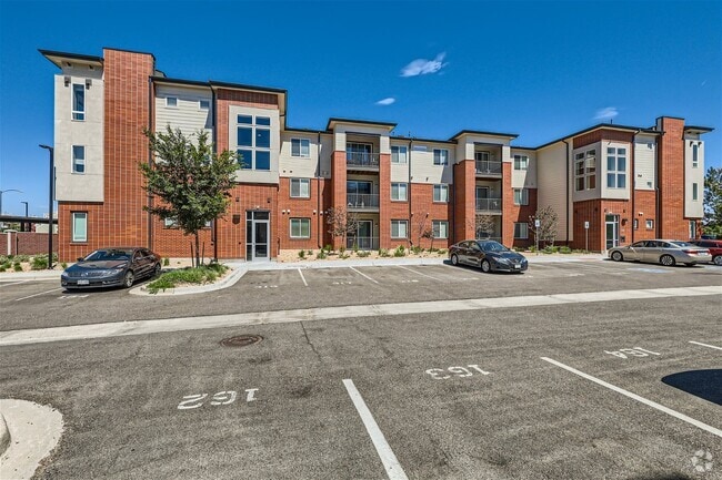 Building Photo - 981 S Sable Blvd Unit 104 Rental