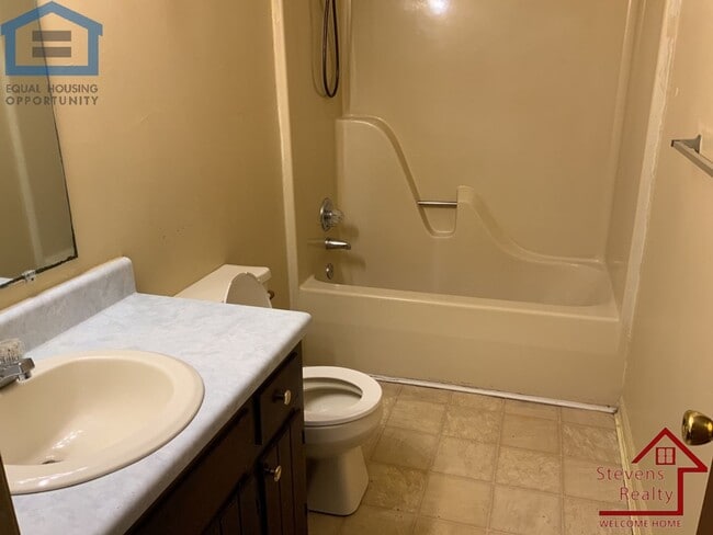 Photo - 1702 Olive St