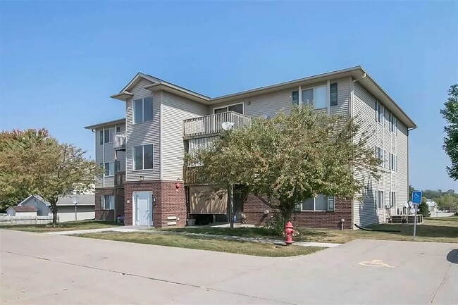 Building Photo - 40 Zeller Ct Unit 208