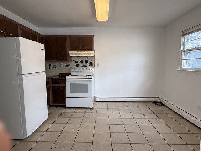 690 Wellwood Ave Unit 1
