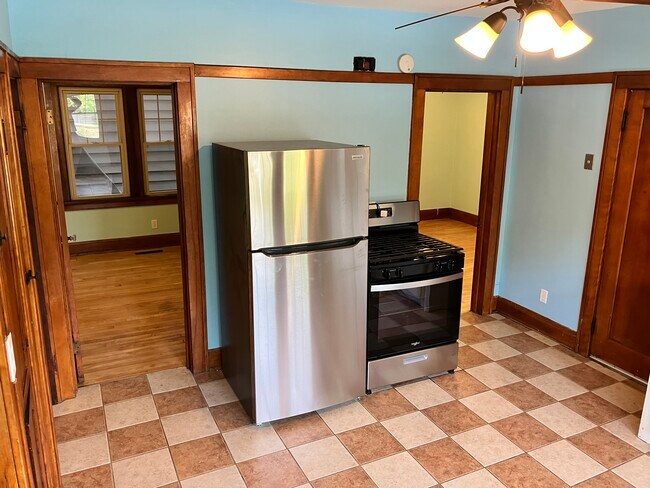 Photo - 1647 N Astor St Unit Lower