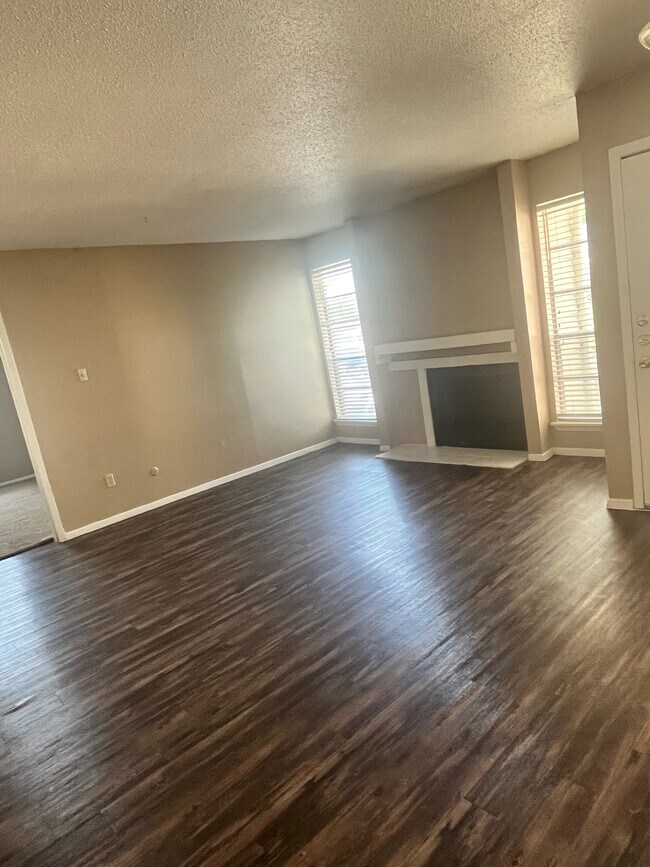 2/2 With connections - Peachtree Apartments