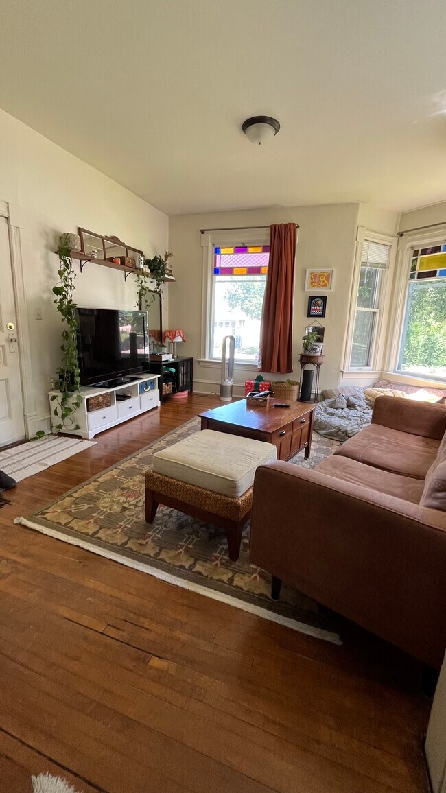 Photo - 726 24th Ave NE