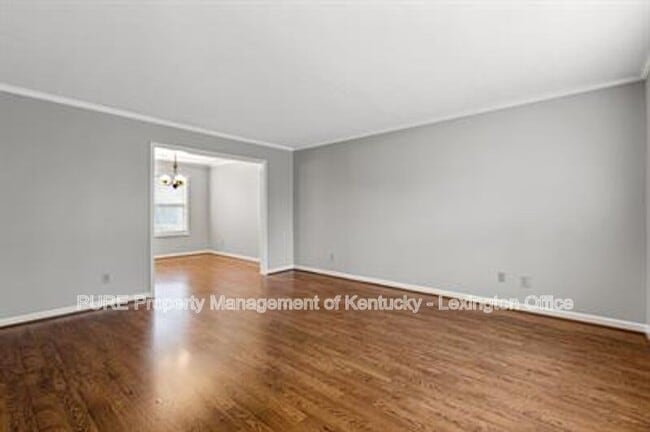 Photo - 872 Burkewood Dr