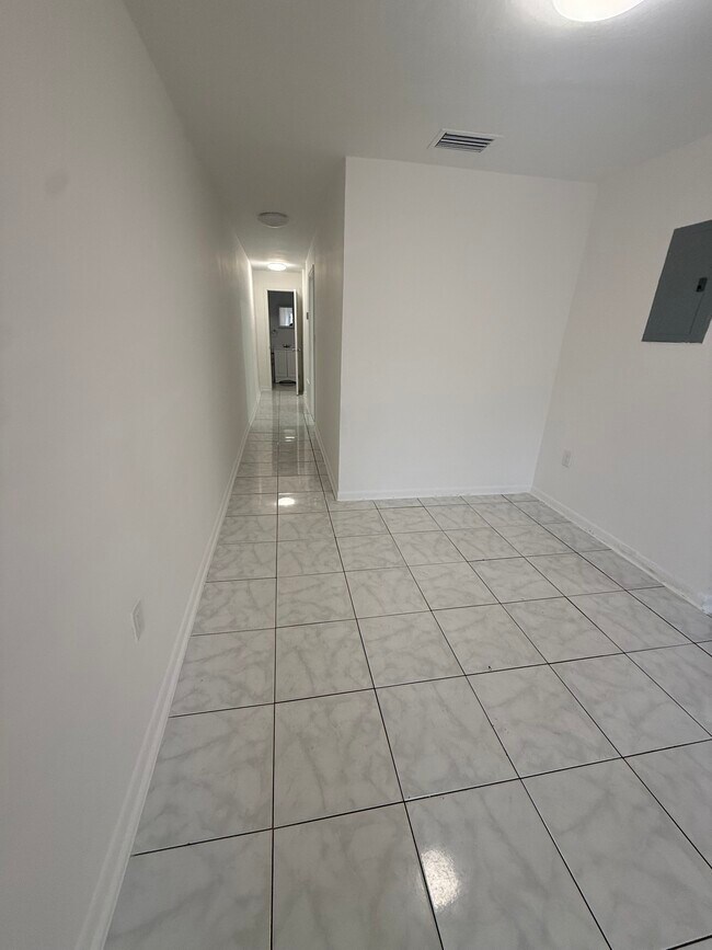 Photo - 1608 NW 58th Ter Unidad C