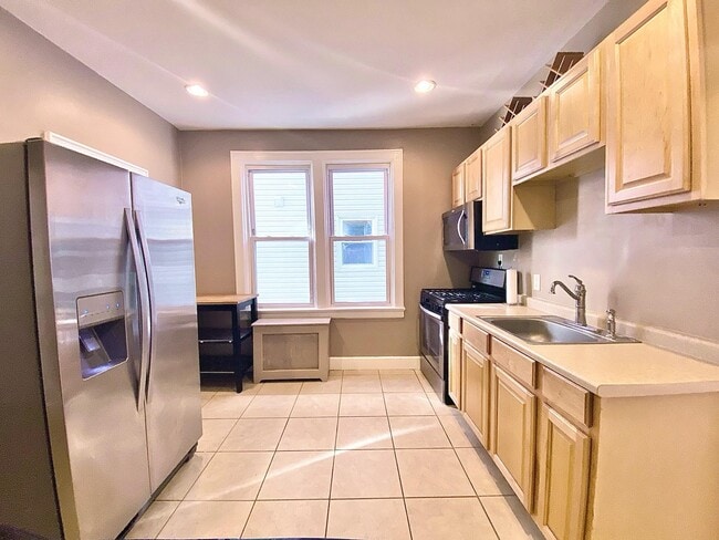 33 Long St