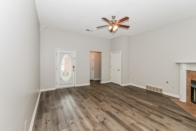 Photo - 8445 Clubview Dr