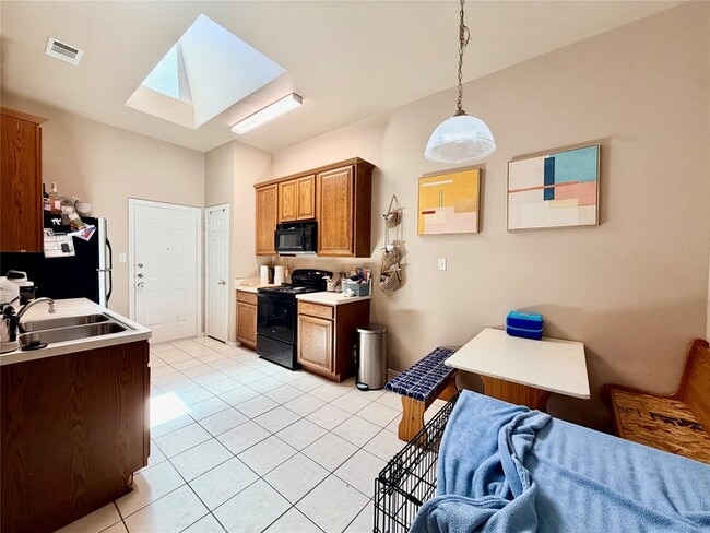 Photo - 1506 Poinsettia Blvd