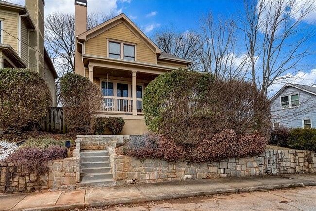 Building Photo - 345 Chastain St SE