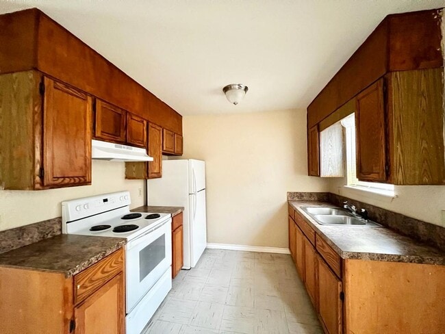 Photo - 712 E Sugarcane Dr