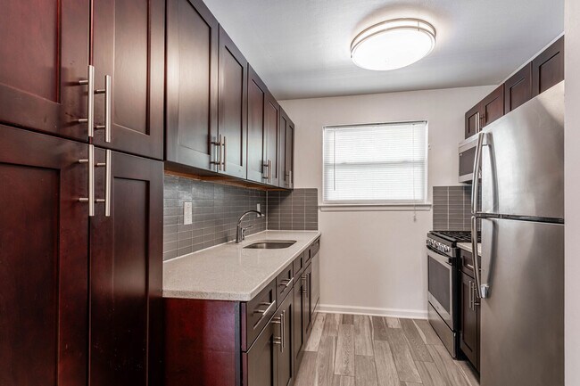 Photo - Chestnut Court