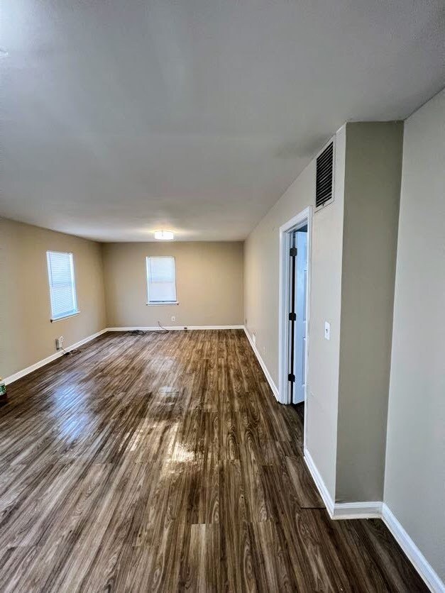Photo - 1011 Curran St NW