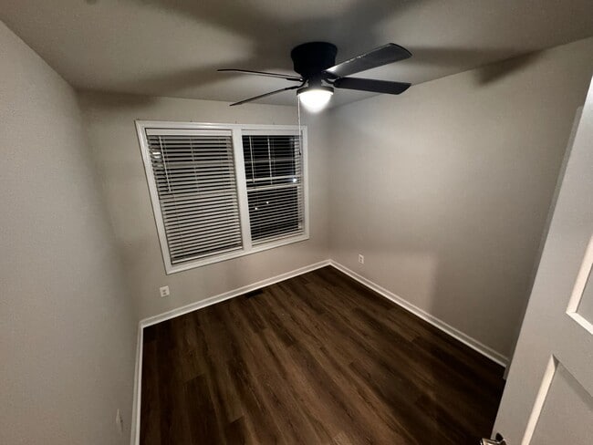 Photo - 521 Caddy Aly