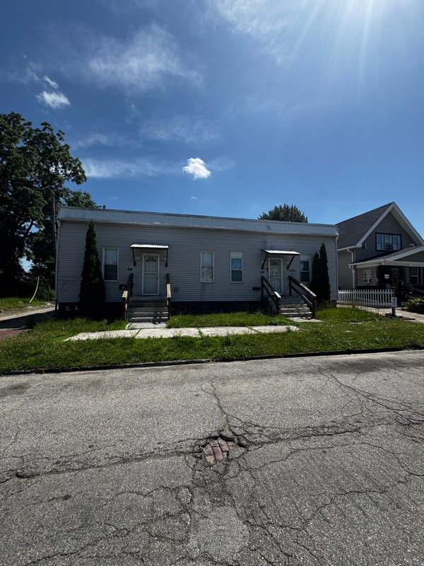 Building Photo - 1417 Buckingham St Rental