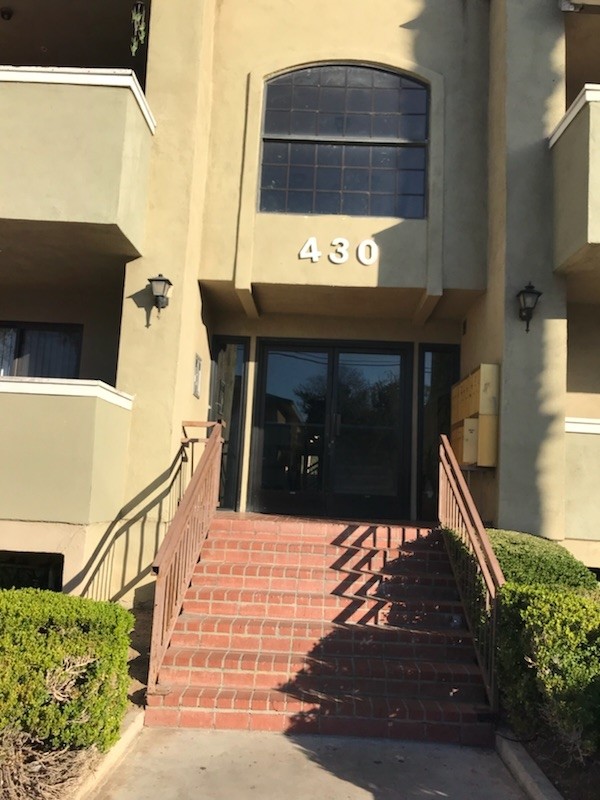 Entrance - 430 N Chester Ave