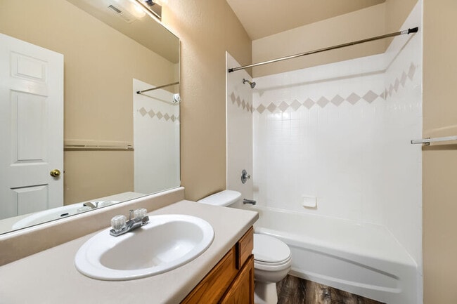 Photo - 3060 Mandalay Grove