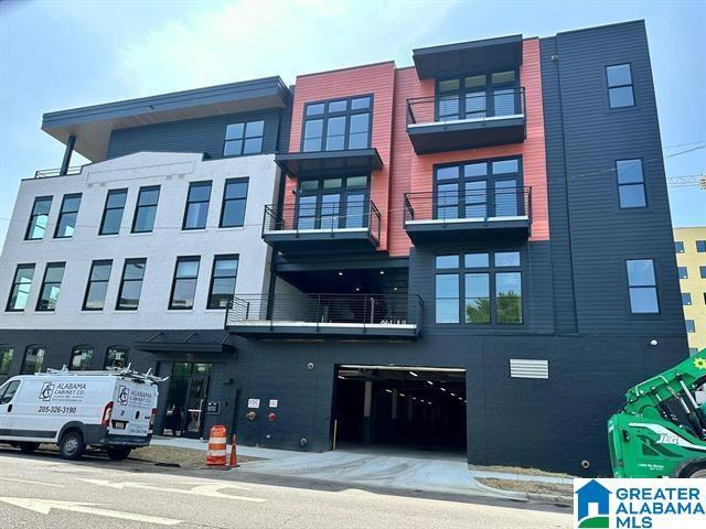 Building Photo - 1329 4th Ave S Unit 312