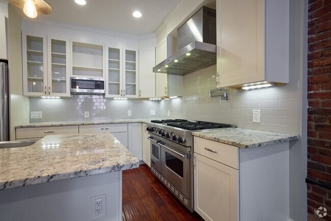 Building Photo - 123 St Botolph St Unit 1-2 Rental