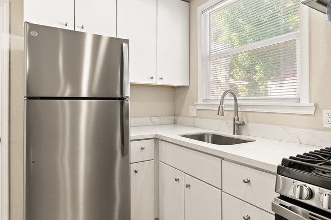 Photo - Modern 2 Bedroom in Alameda w/ Parking! Unit E