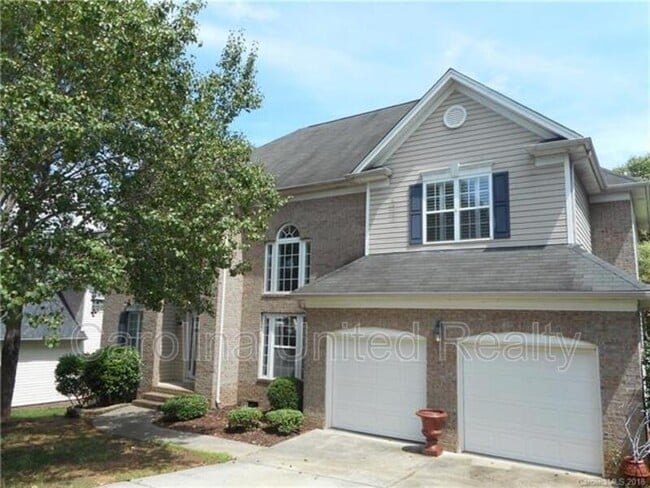 Building Photo - 11017 Valley Spring Dr Rental