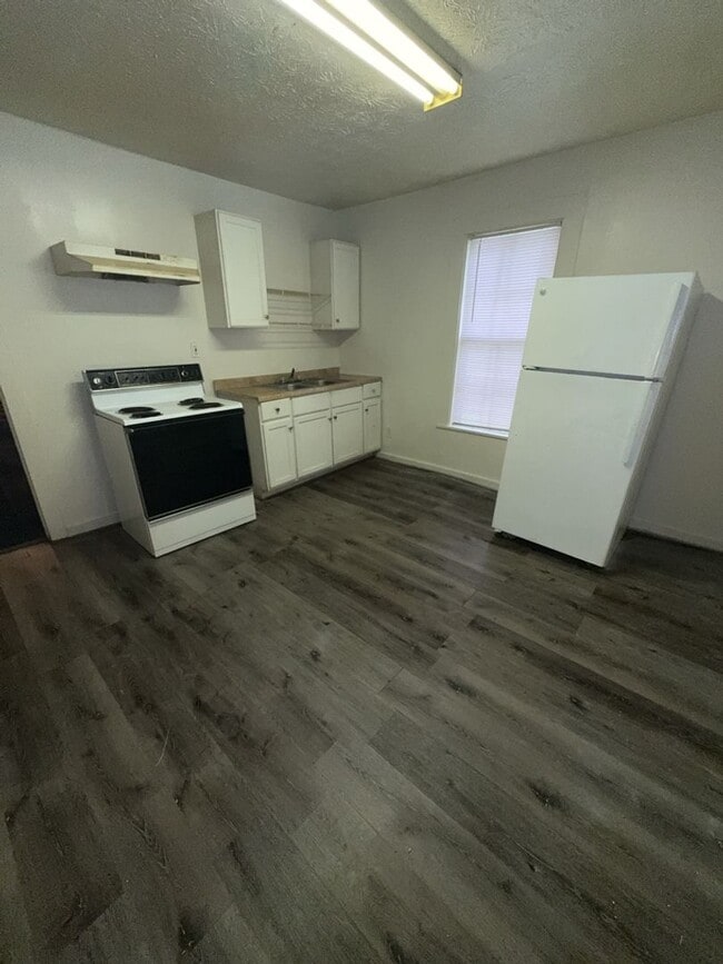 Photo - 2916 Thomas St