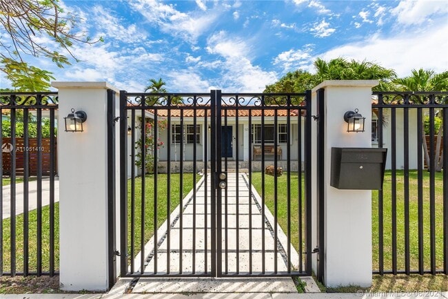 Photo - 501 SW 19th Rd