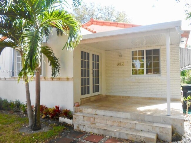 Building Photo - 625 South Dr Rental