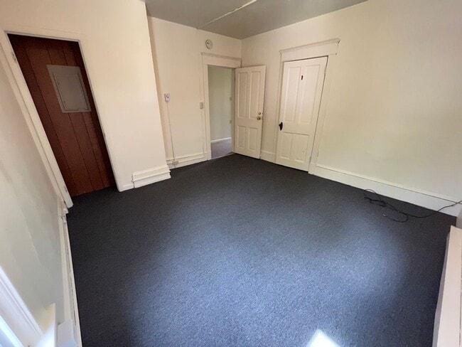 Photo - 406 S Allen St Unit B