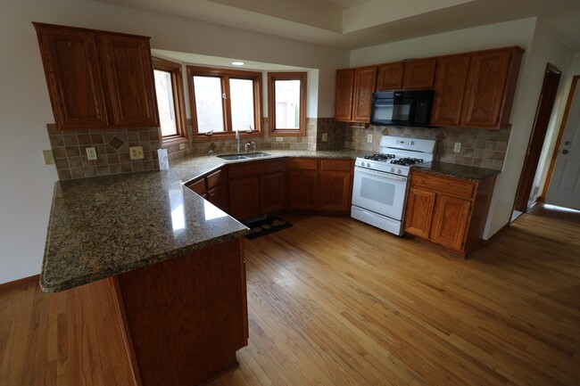 Photo - 21391 Marina Cir