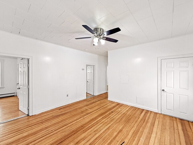 28 Meadow St Unit 2