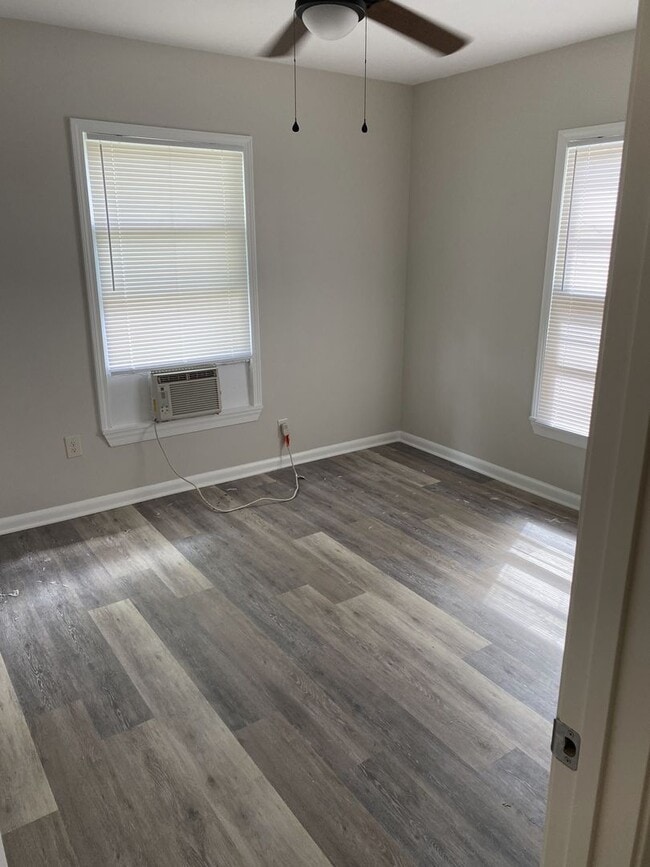 Photo - 701/703 Cooktown Rd Unidad 703