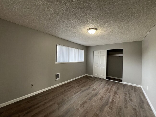 Photo - Lincoln Court