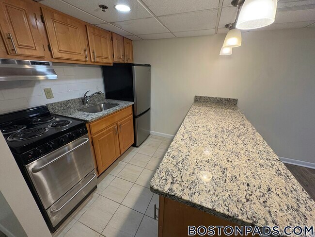 Building Photo - 62 Boylston St