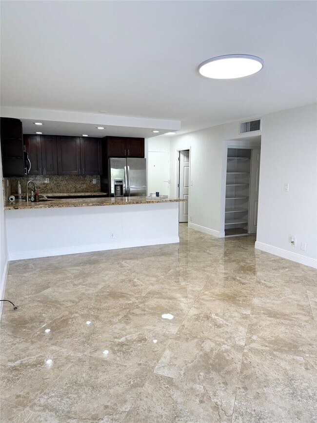 Photo - 550 Bayshore Dr Unit 310