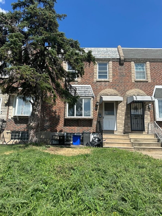 Building Photo - 3 Bedroom and 1 Bathroom House in Northeas...