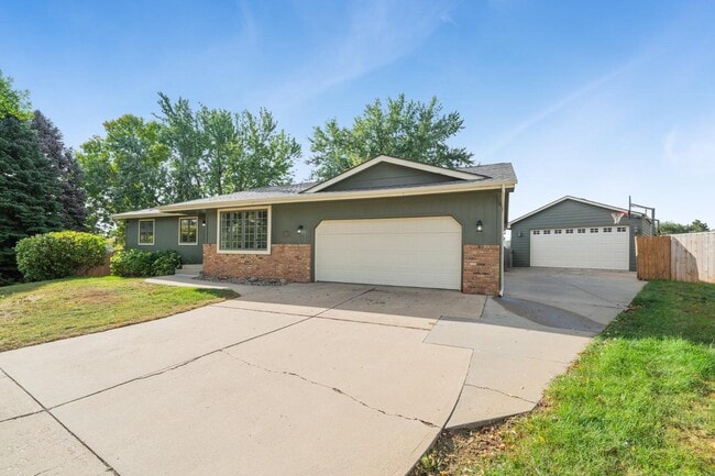 Photo - 2412 S Sheffield Cir