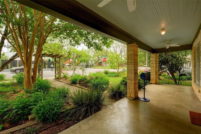 Photo - 1610 Eva St