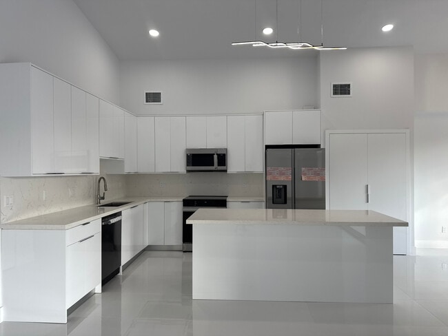 Photo - 1882 Coral Point Dr