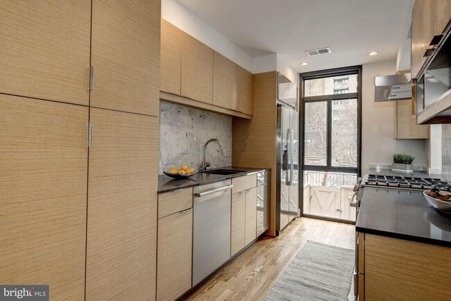 Building Photo - 212 M St SW Rental