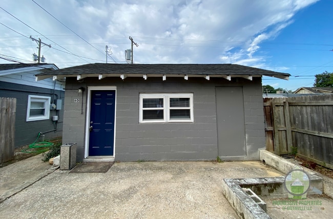 Building Photo - 7 Cherry Ave Rental