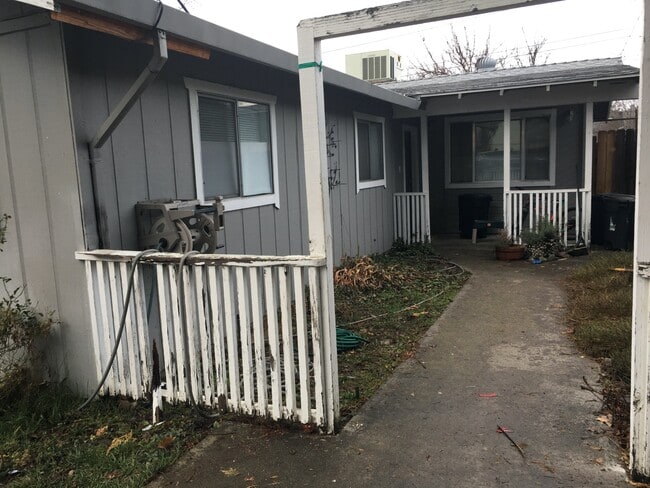 Building Photo - 63 3rd Ave Rental