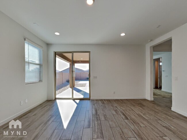 Photo - 19353 W Elm St