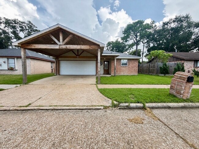 Building Photo - 1427 Kappa St