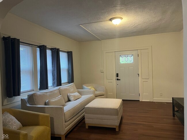 Photo - 3671 Birchwood Ave