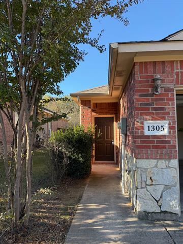 Photo - 1305 Ravenwood Dr