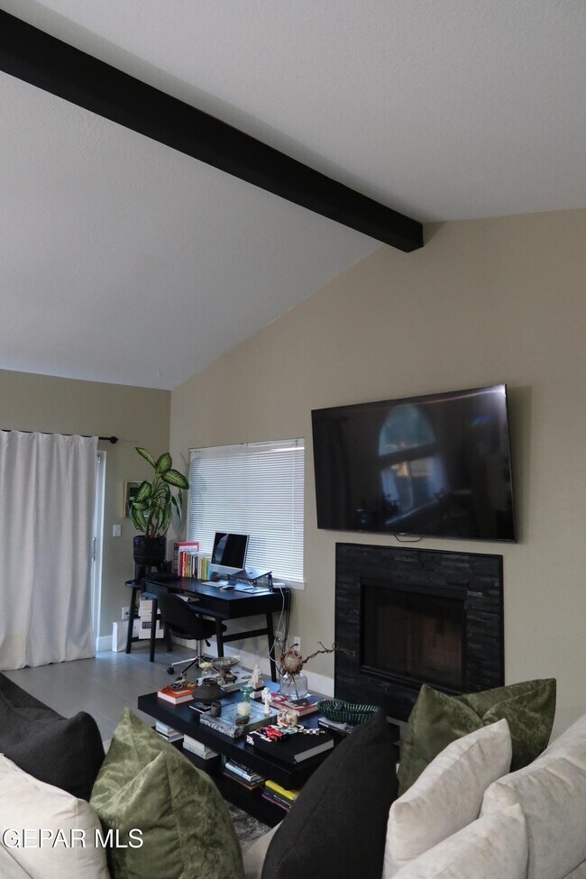 Photo - 4614 N Stanton St