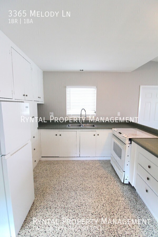 Photo - 3365 Melody Ln