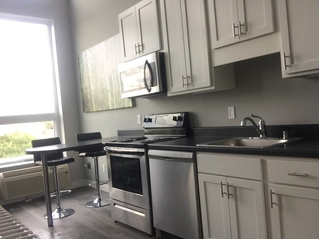 Photo - Apt on Essex - East