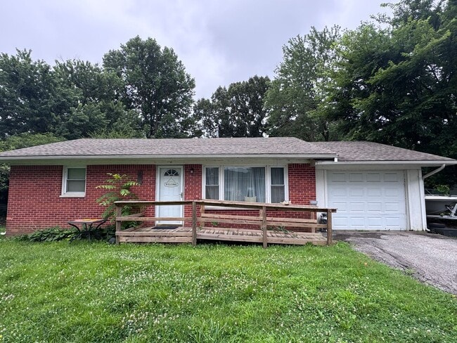 Building Photo - Cute 3/1 House in Calvert City Limits