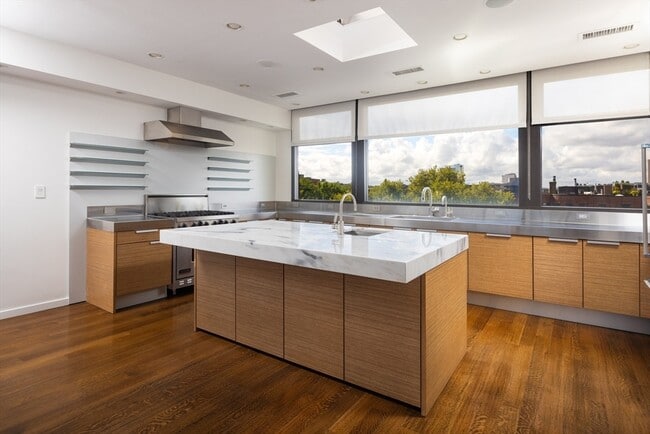 Photo - 234 W Newton St Unidad 5